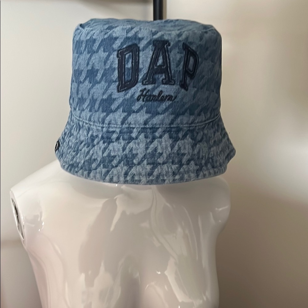 GAP Blue Houndstooth Bucket Hat